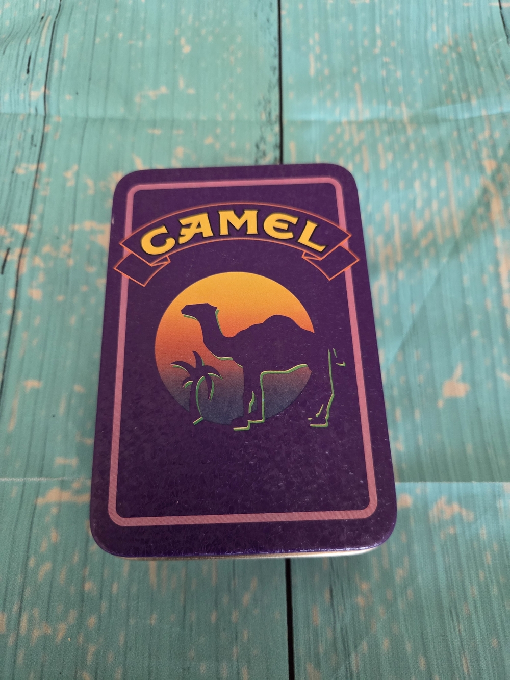 Camel Purple Vintage-Style Tin